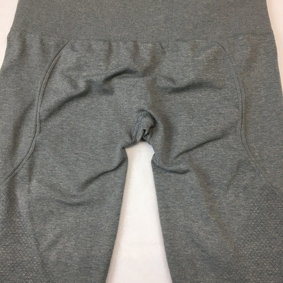 Lululemon Seamless, Capris Leggins, grey size 6 - Picture 6 of 11